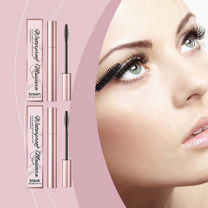 Mascara naturale a lunga tenuta e effetto curling