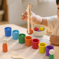 Palline arcobaleno nelle tazze Giocattoli Montessori per bambini piccol