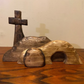 ✝️La scena della Pasqua e la croce nel sepolcro vuoto