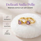 Orecchini huggie a cerchio dorati con zircone a cuore