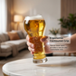 Bicchiere da birra decorato con rilievi, di grande capacità